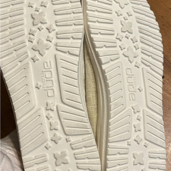 Hey Dudes - Picture 3 of 3